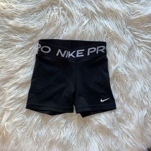 Women’s Nike Pro’s 3”, size xs, black and white